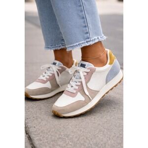 Steve Madden Women 7.5 Retro Sneaker White Pink Blue Suede Gum Sole Casual